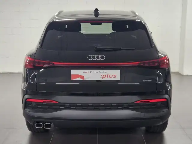 Audi Q5 view 5