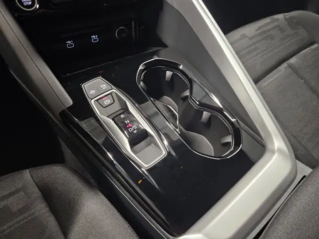 Audi Q5 view 9