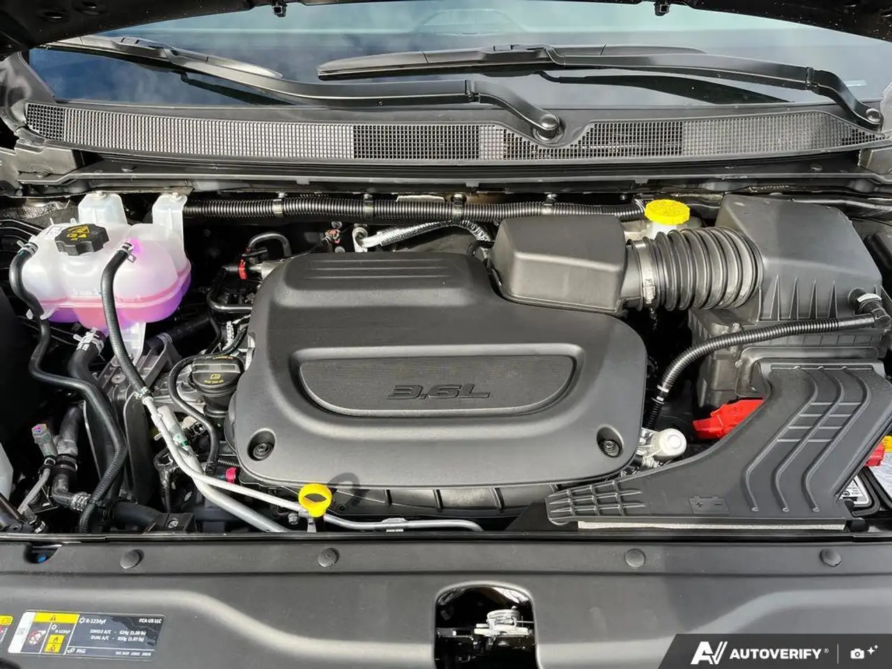 Chrysler Grand Caravan снимка Chrysler Grand Caravan