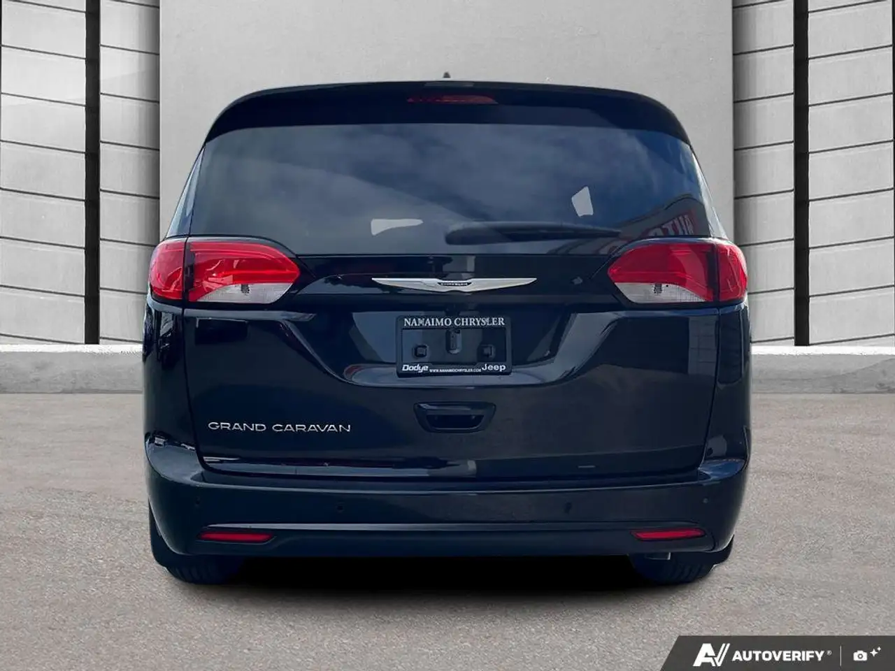 Chrysler Grand Caravan снимка Chrysler Grand Caravan