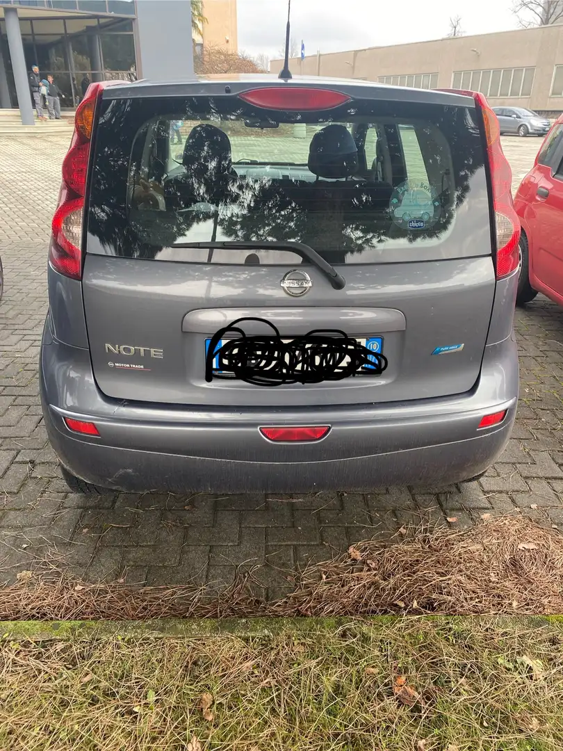 Nissan Note Note 1.4 16v Acenta Plateado - 1