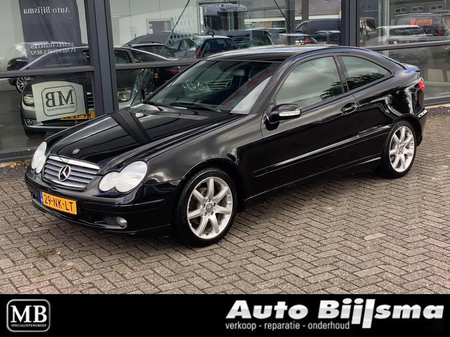 Mercedes-Benz C 180 Sportcoupé K. Automaat incl nwe apk en onderhoudsb Zwart - 1