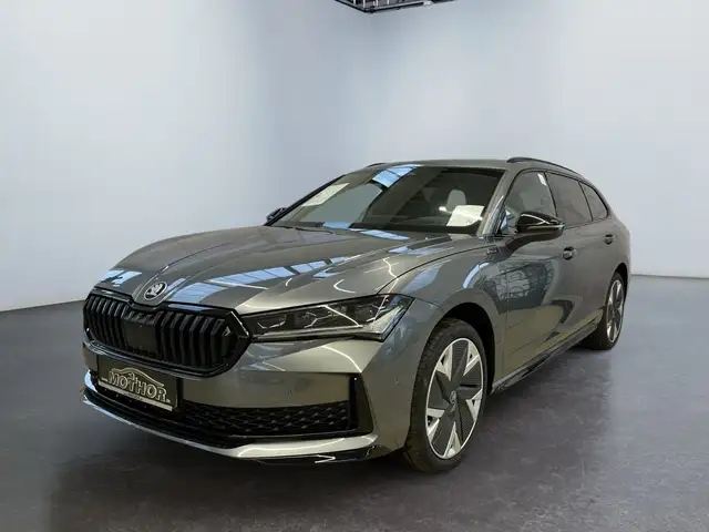 Skoda Superb view 2