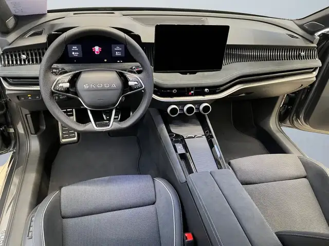 Skoda Superb view 8