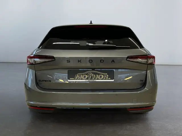 Skoda Superb view 5