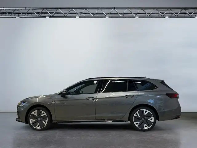 Skoda Superb view 3