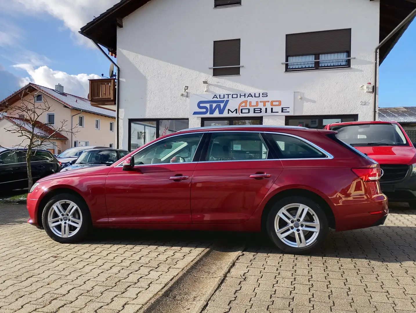 Audi A4 Design Leder AHK Rot - 1