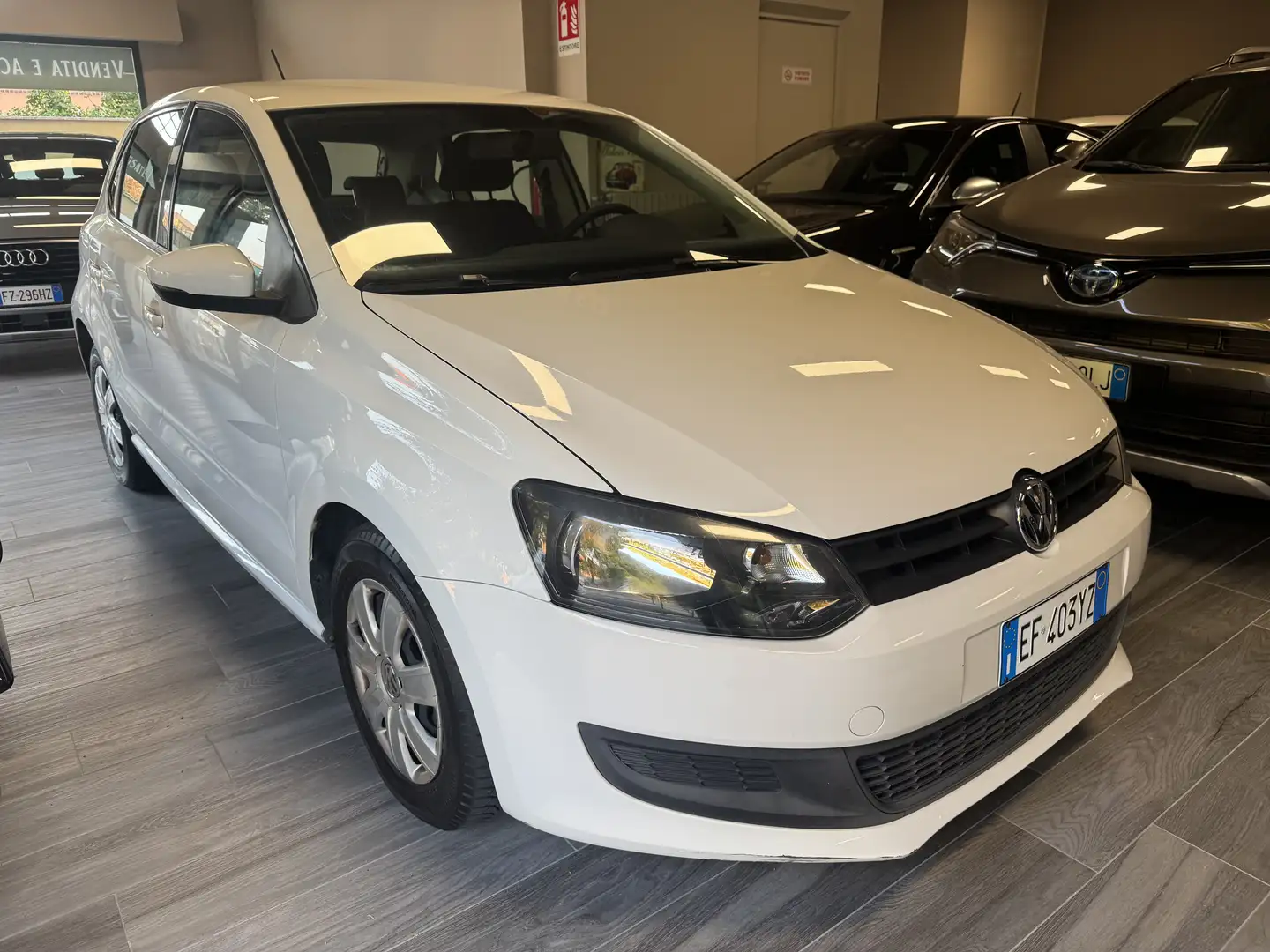Volkswagen Polo 1.2 5p Neopatentati Bianco - 1