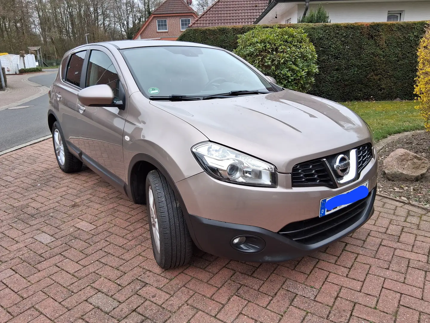 Nissan Qashqai Qashqai 1.5 dCi DPF visia ECO Bronz - 2