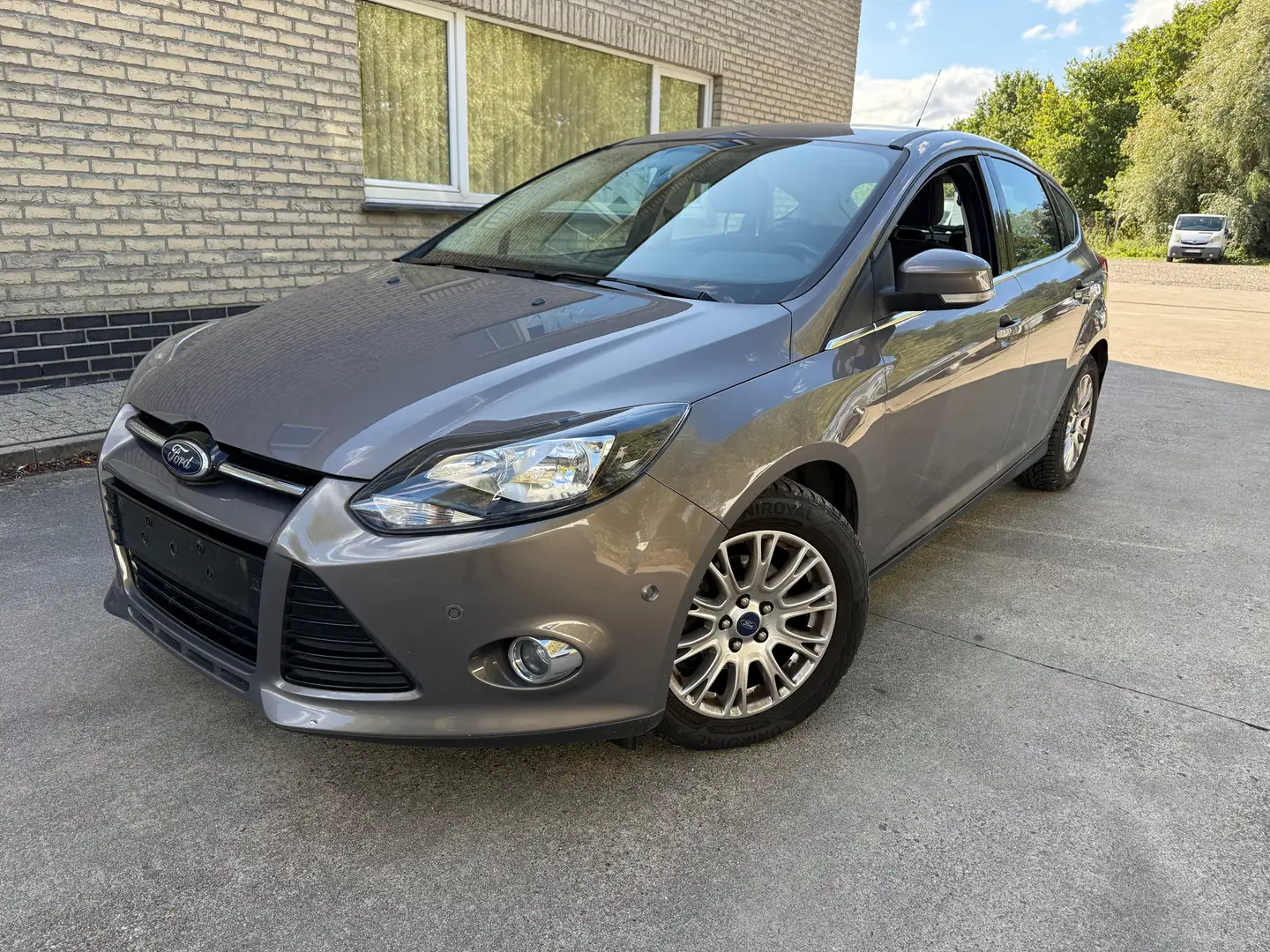 Ford Focus Focus 1.0 Ecoboost titanium Gris - 1