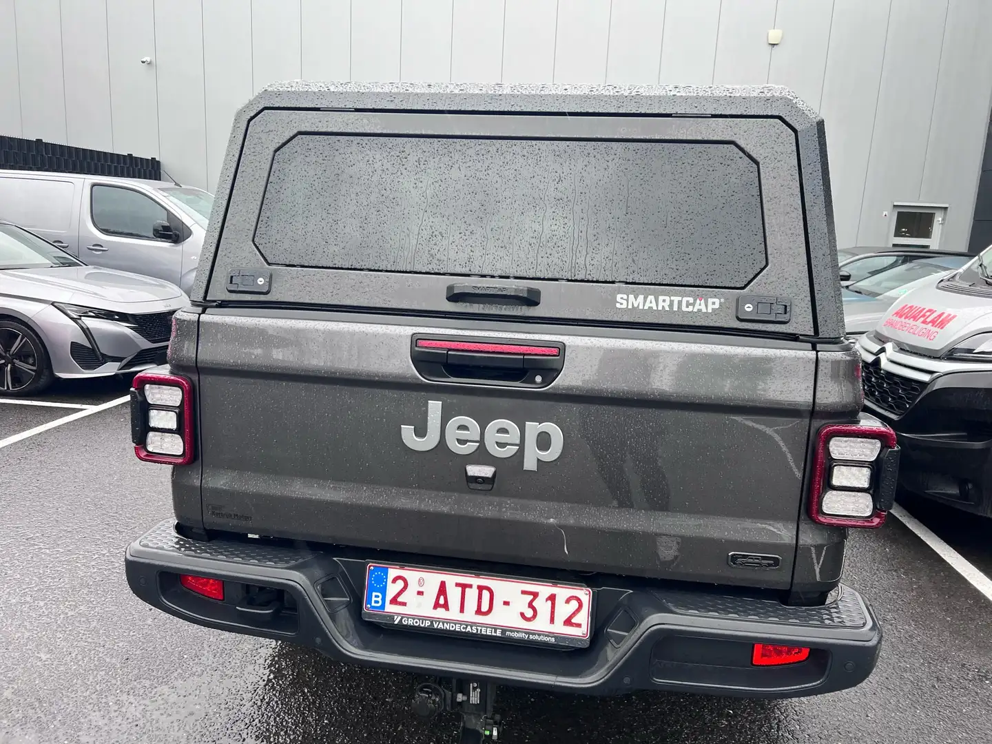 Jeep Gladiator 3.0V6 MultiJet AWD Automatik Launch Edition Šedá - 2