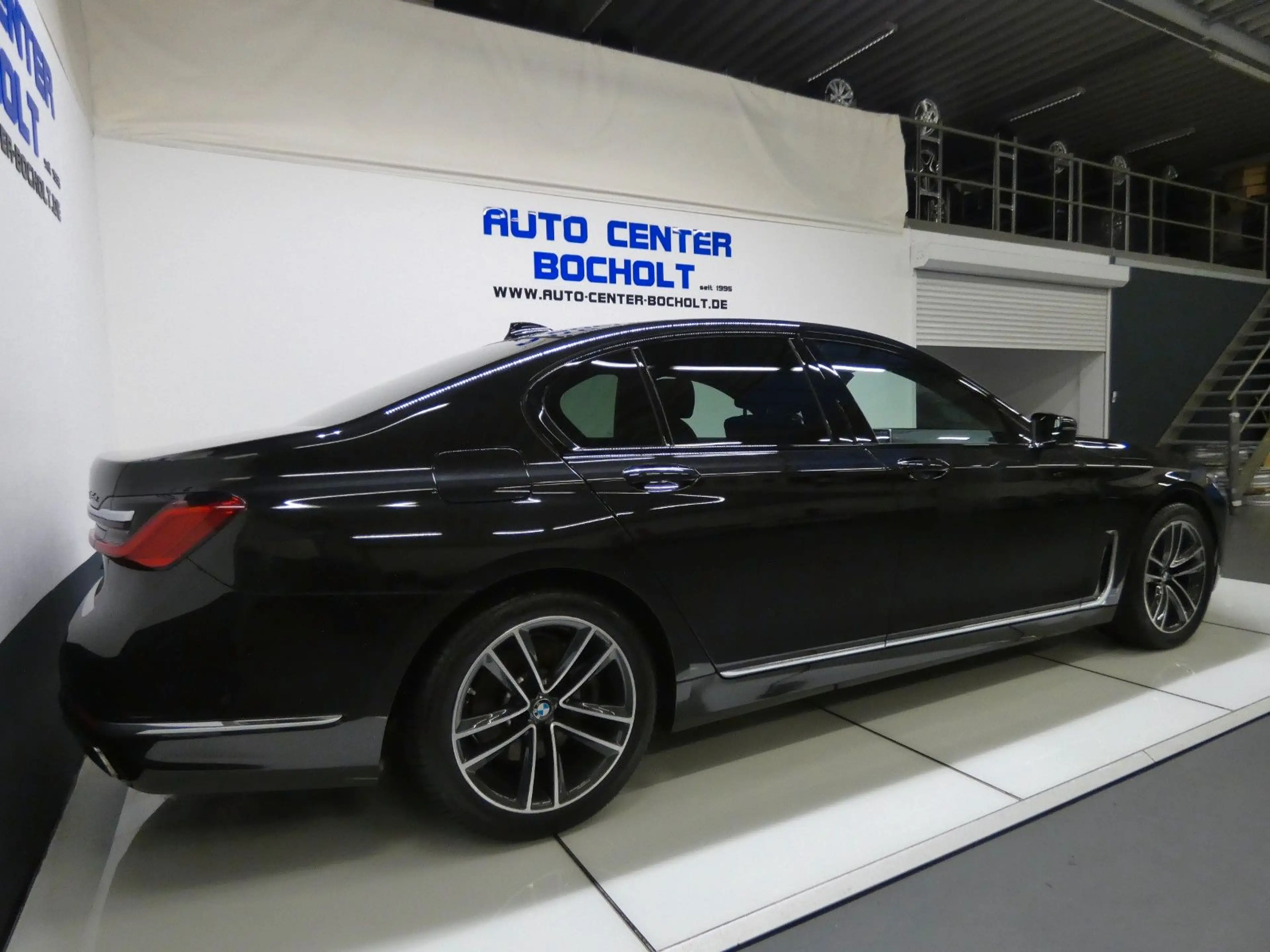 BMW 745 e*TV*HUD*GSD*LASERLICHT*360KAMERA — photo 9