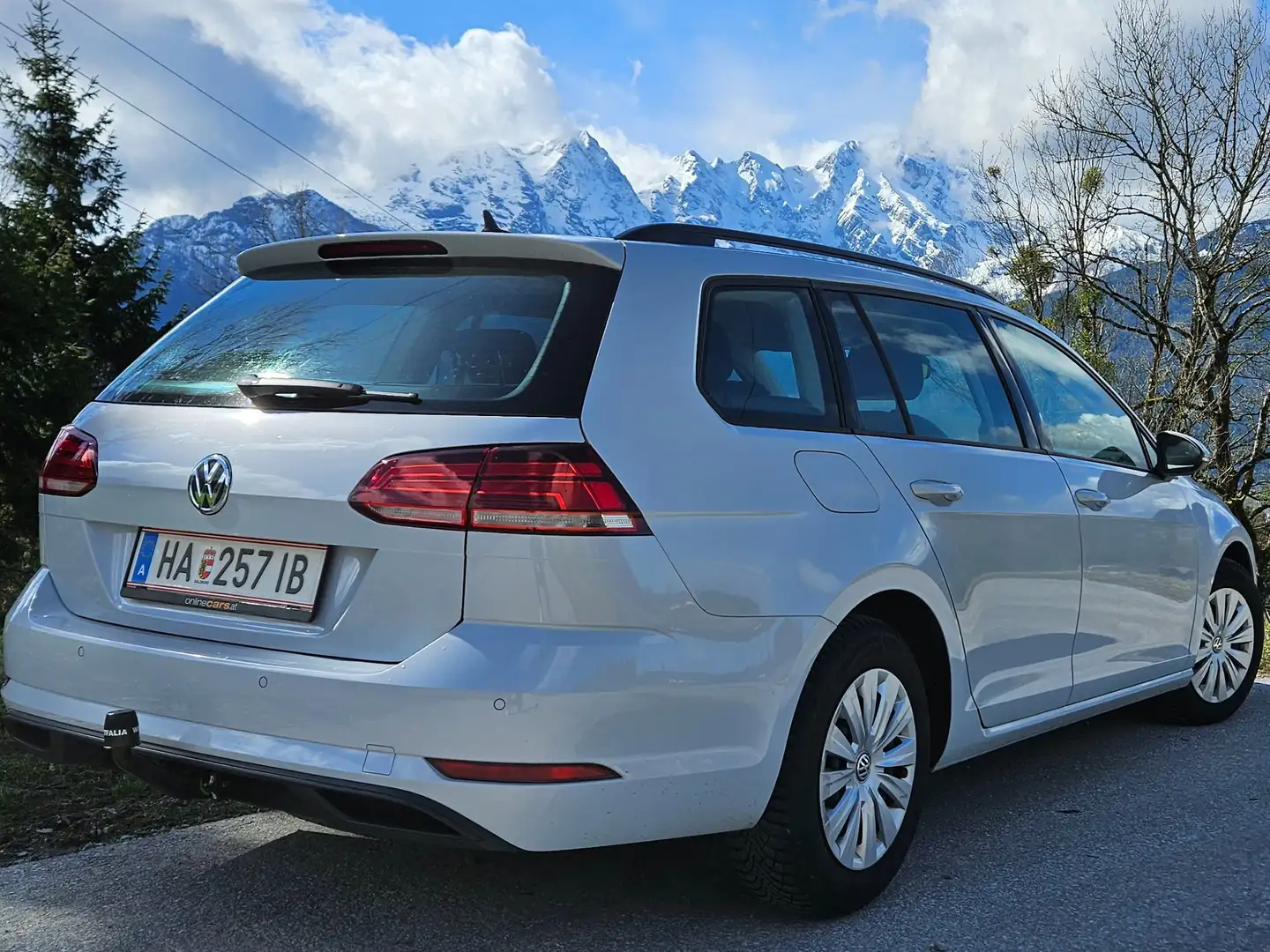 Volkswagen Golf Variant Golf Variant Trendline 1,6 TDI + AHK + Navi Weiß - 2