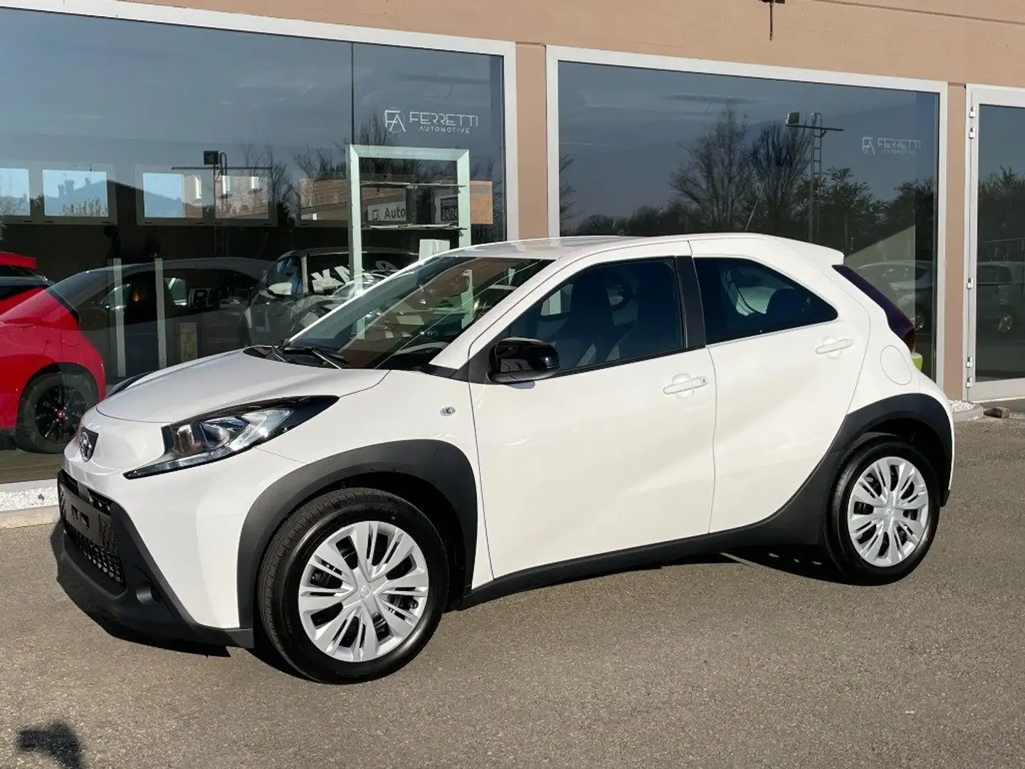 Toyota Aygo X 1.0 VVT-i 72 CV 5 porte Active Bianco - 2