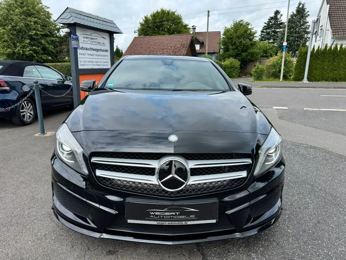 Mercedes-Benz A 200 *AMG PAKET*H&K SOUND*WENIG KM* Schwarz - 2
