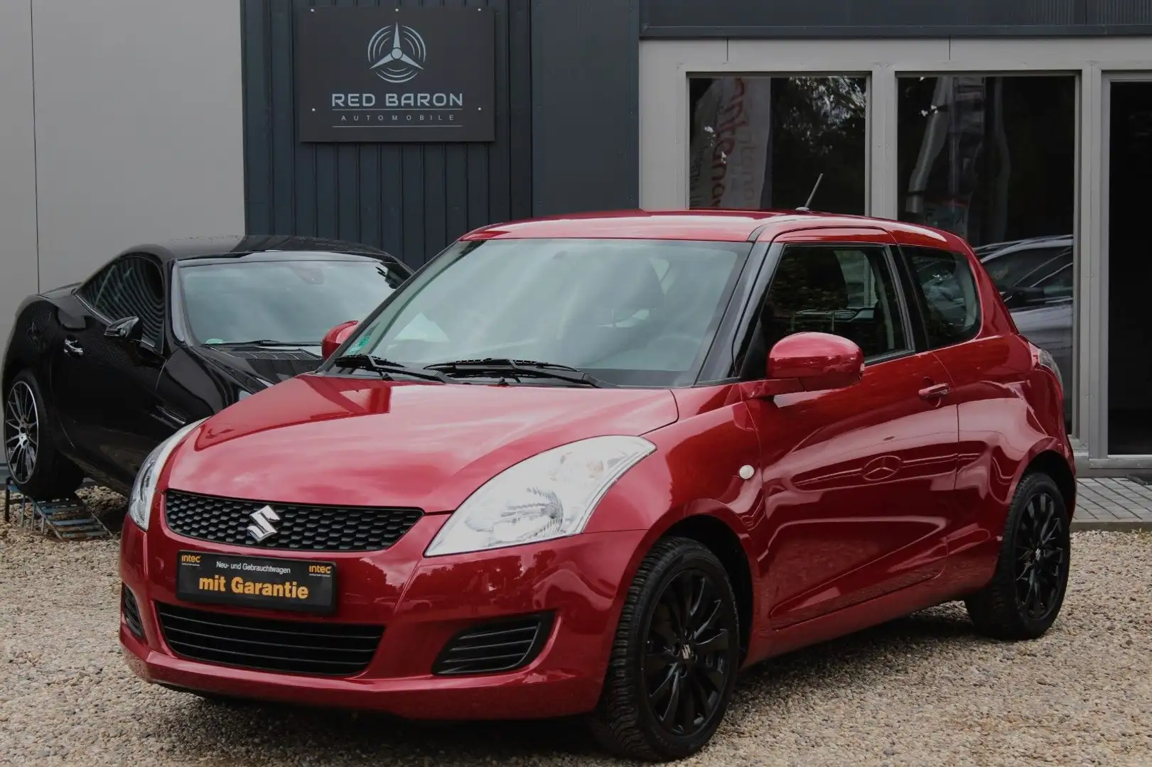 Suzuki Swift 1,2 BENZIN KLIMA PDC USB HU/AU 11.2026 Червоний - 1