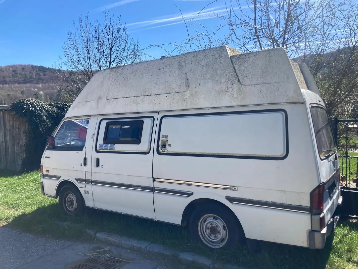 Mazda E Series E 2000 Weiß - 2