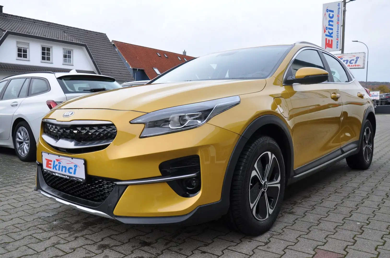 Kia XCeed Vision Plug-in Hybrid Gelb - 1