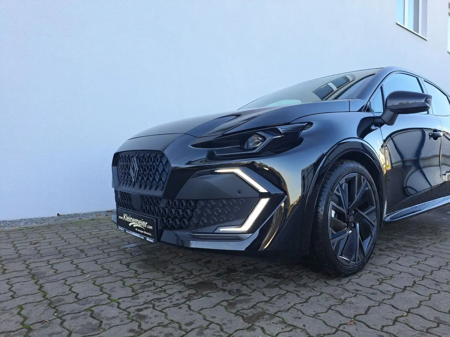 Renault Clio VI 1.8 E-TECH Hybrid 160 Esprit Alpine Schwarz - 2