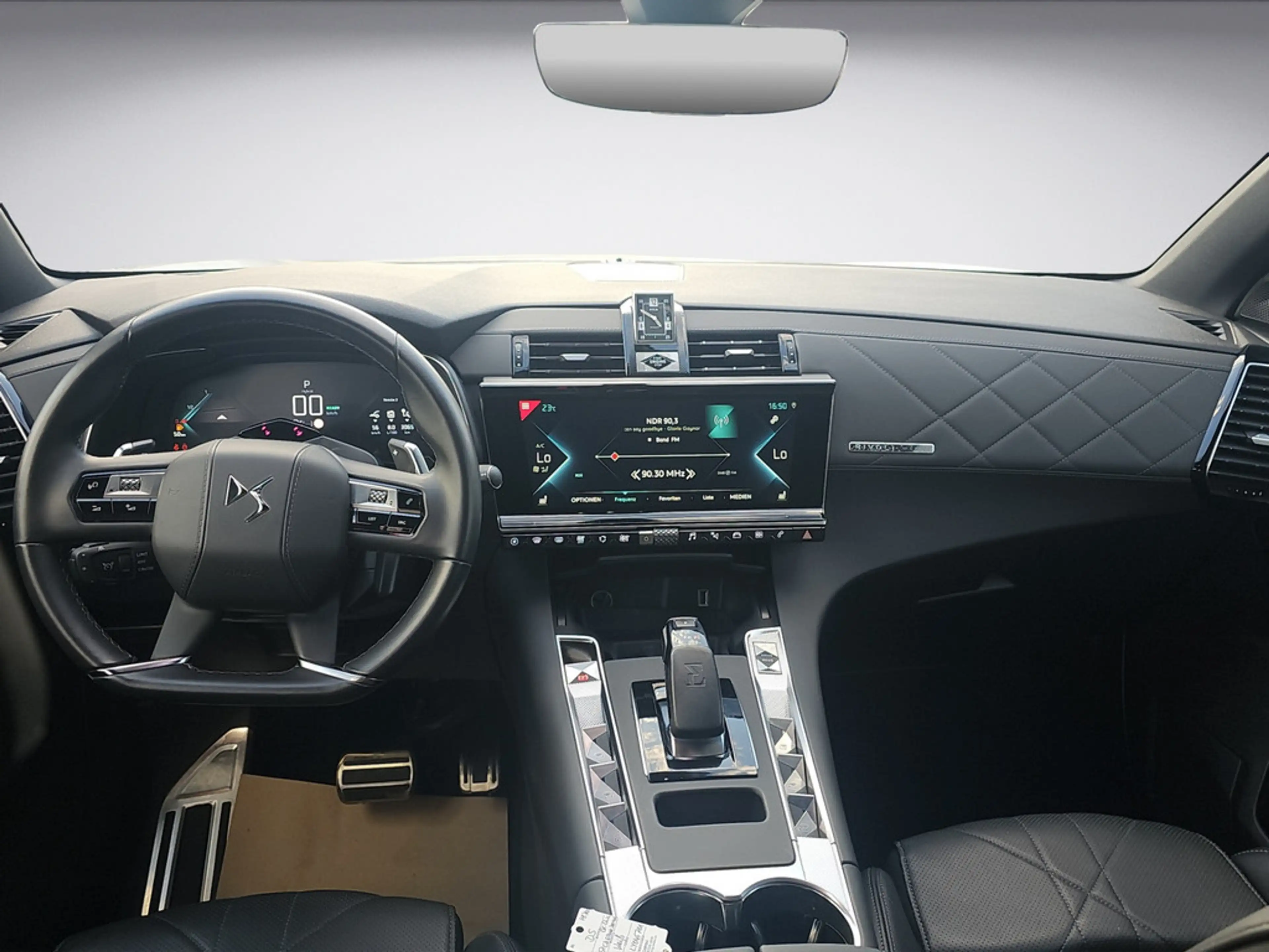 DS Automobiles DS 7 Crossback 225 E-Tense 4x4 Grand Chic ACC — photo 11