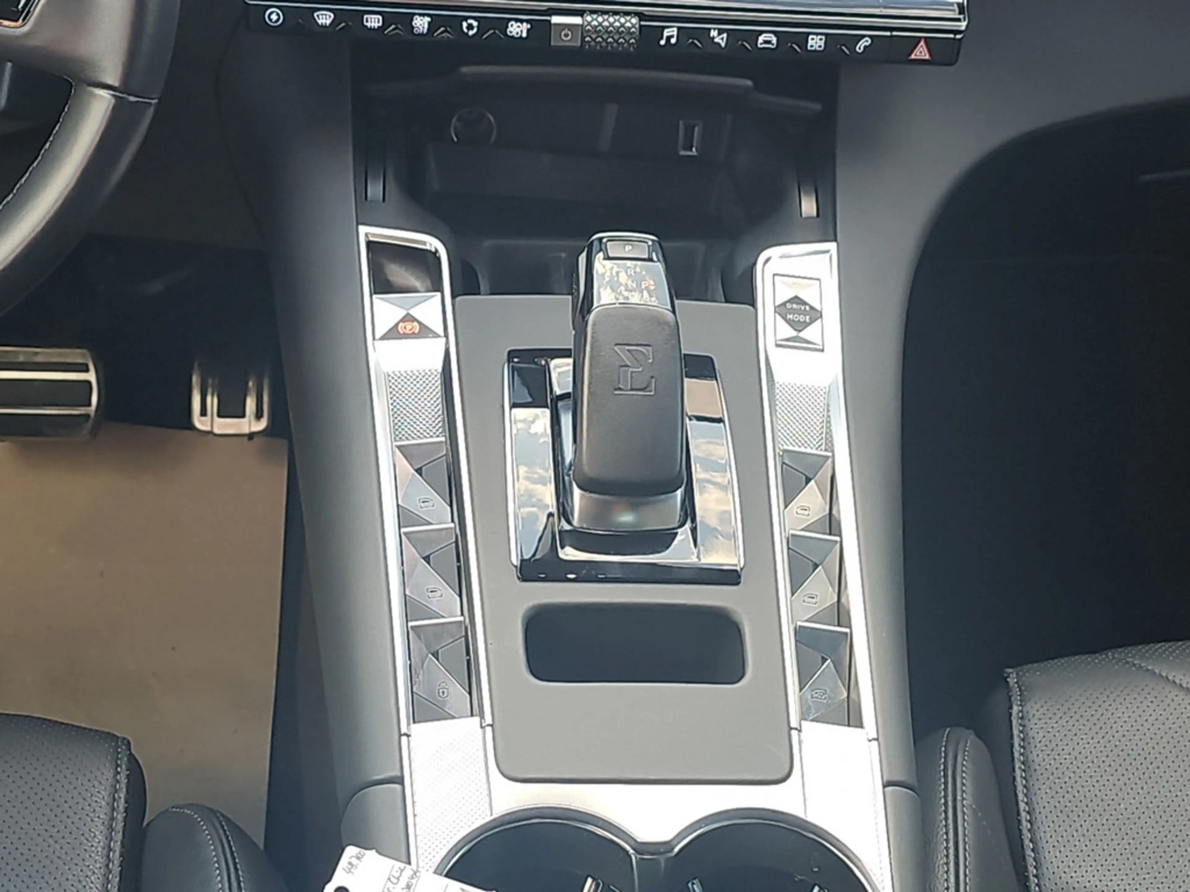 DS Automobiles DS 7 Crossback 225 E-Tense 4x4 Grand Chic ACC — photo 12