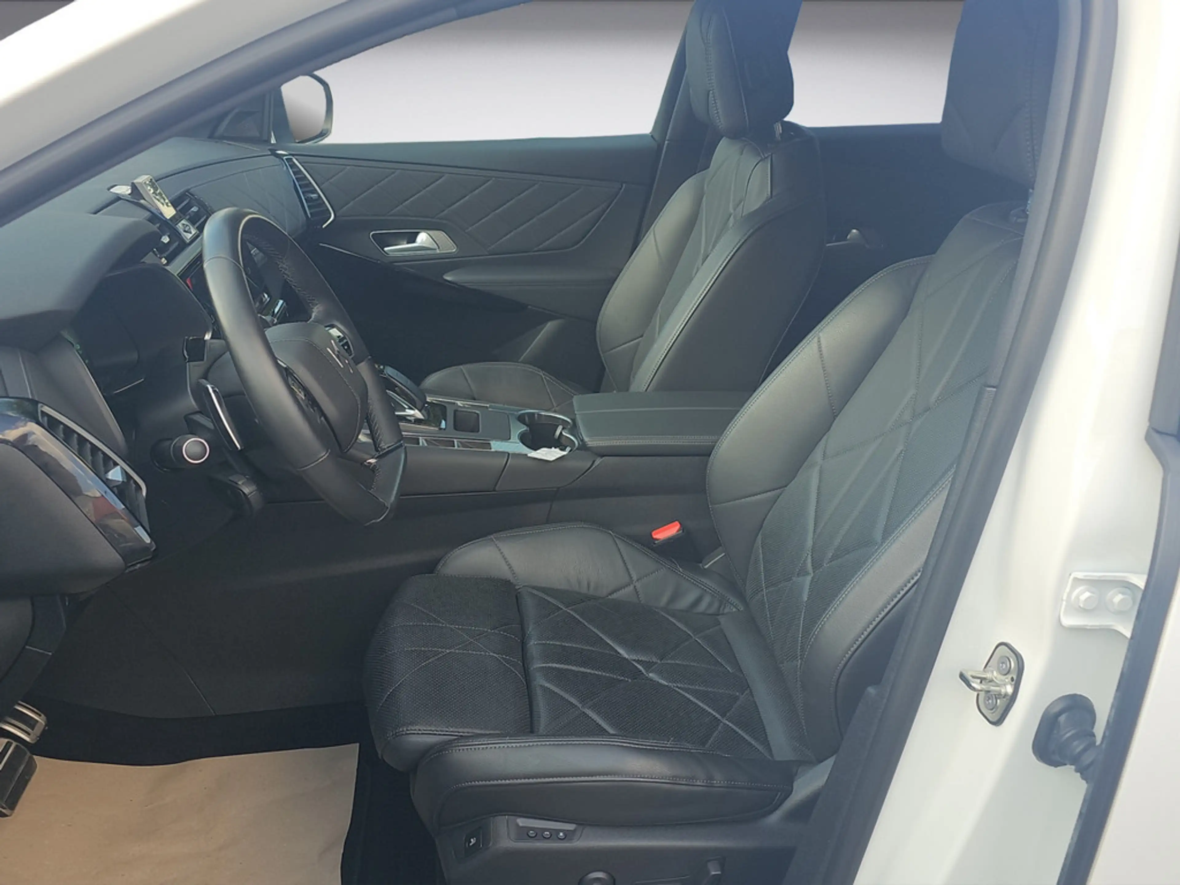 DS Automobiles DS 7 Crossback 225 E-Tense 4x4 Grand Chic ACC — photo 9