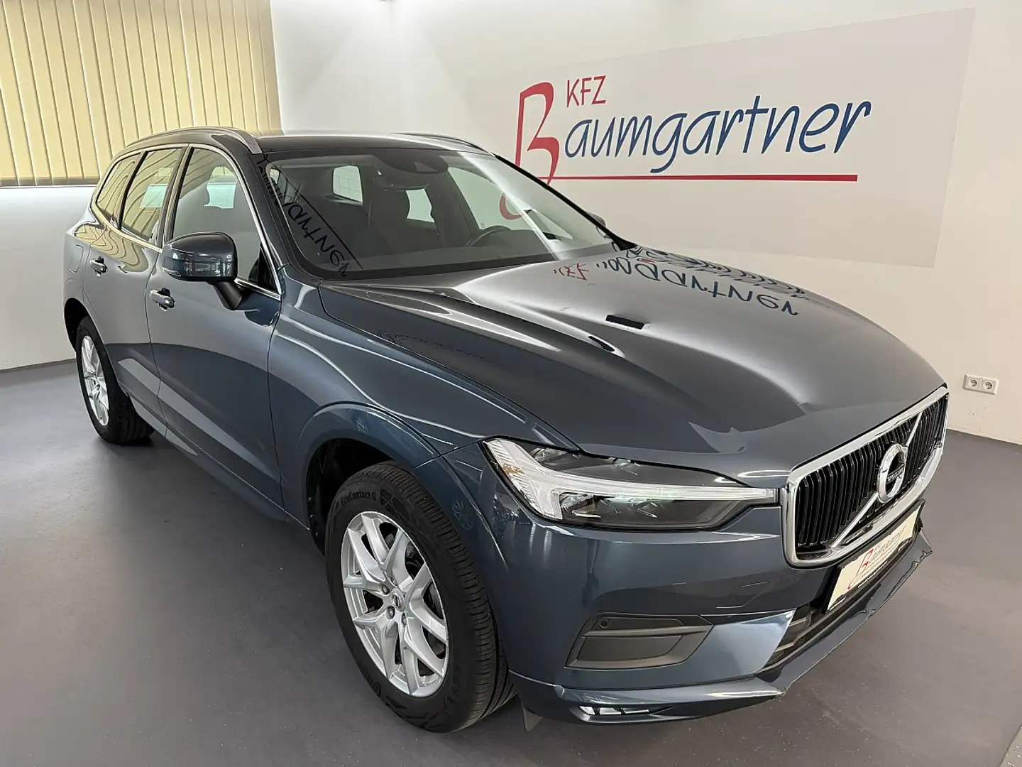 Volvo XC60 B4 Momentum Pro Geatronic *LED*NAVI*AHK*Virtual... Bleu - 1