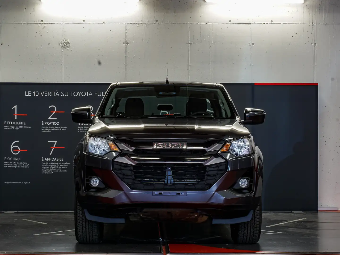 Isuzu D-Max 1.9 crew N60BB+ 4x4 auto Grigio - 2