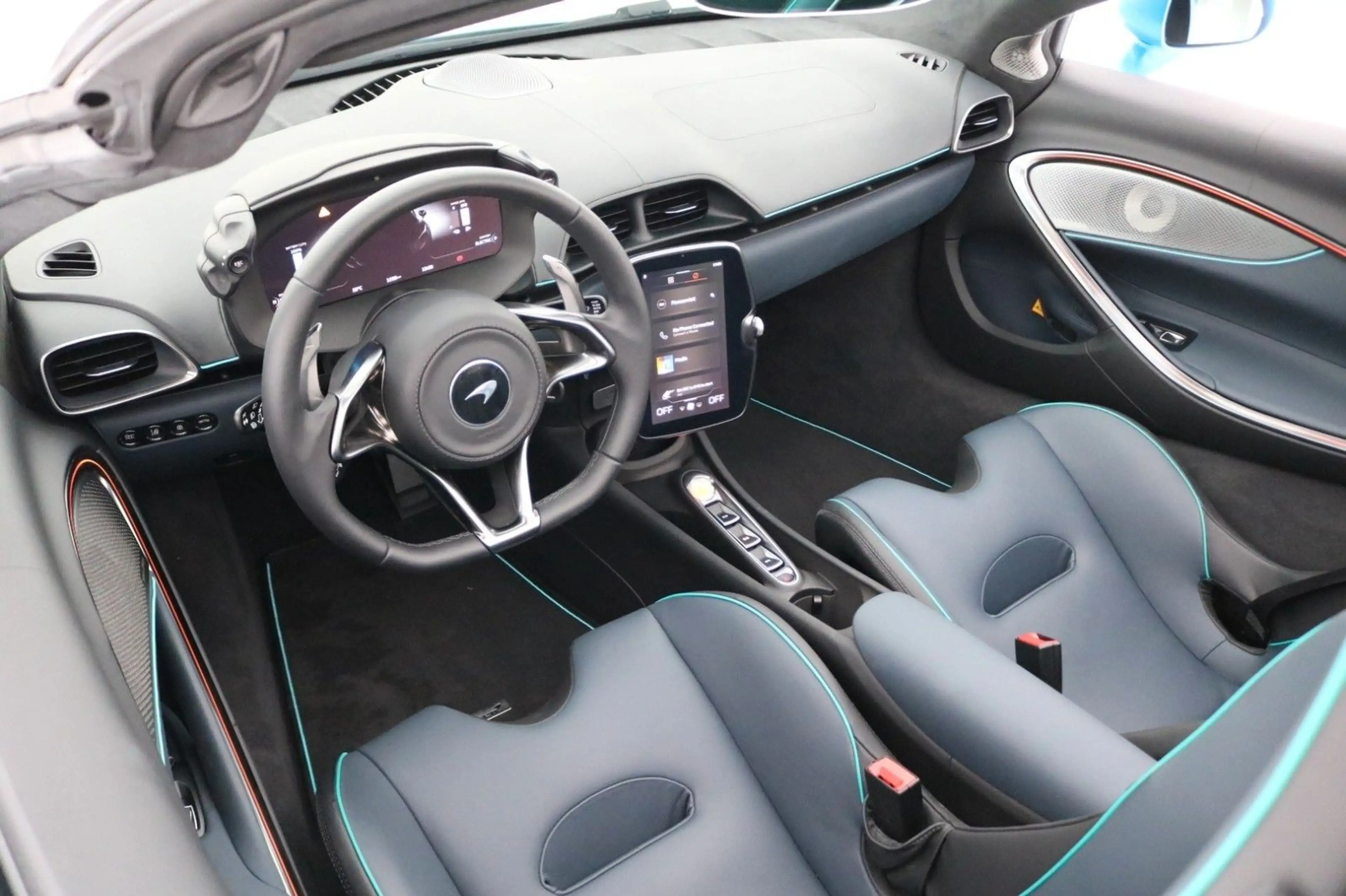 McLaren Artura Spider MSO 700Ps. — photo 13