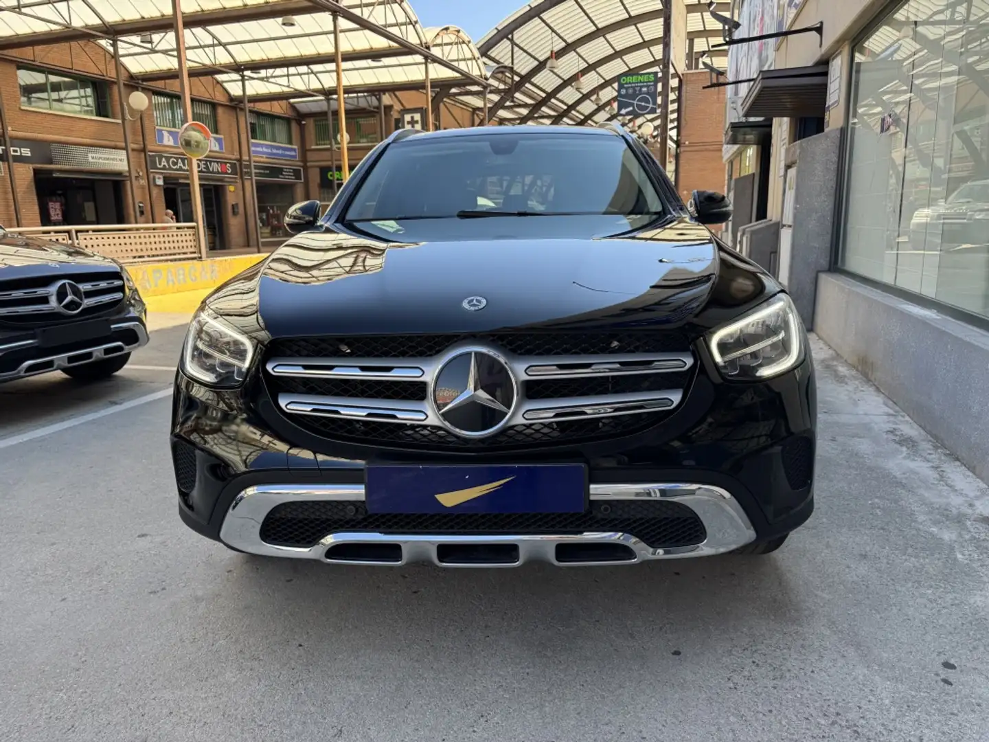 Mercedes-Benz GLC 300 300e 4Matic 9G-Tronic Negro - 2
