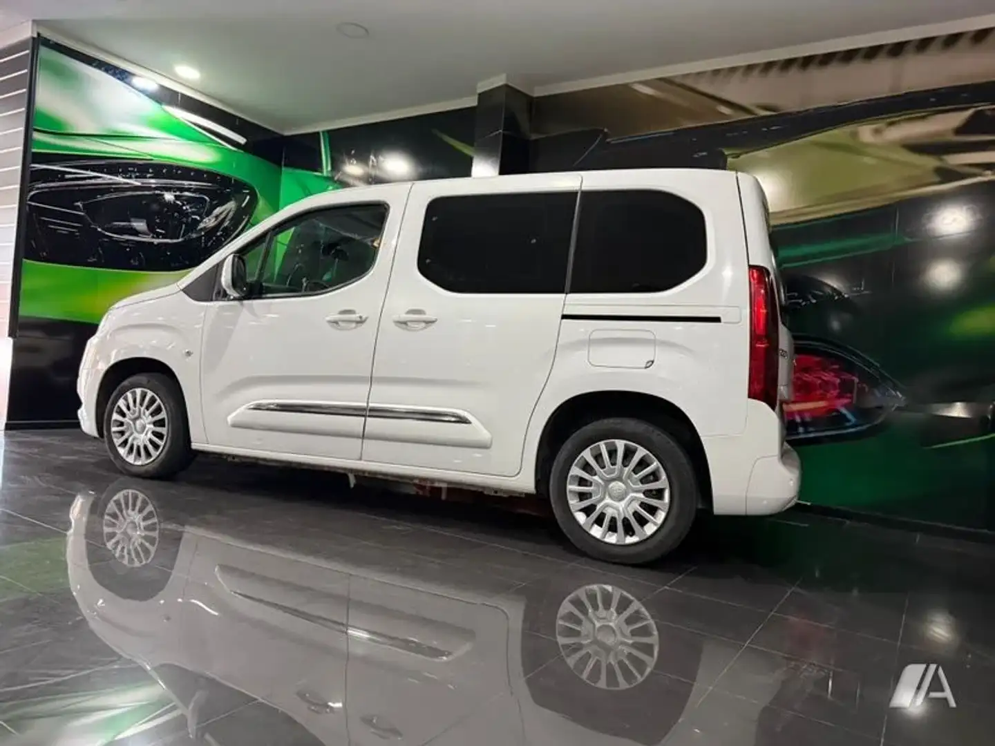 Toyota Proace City TOYOTA Industrial  Manual de 5 Puertas Blanco - 2