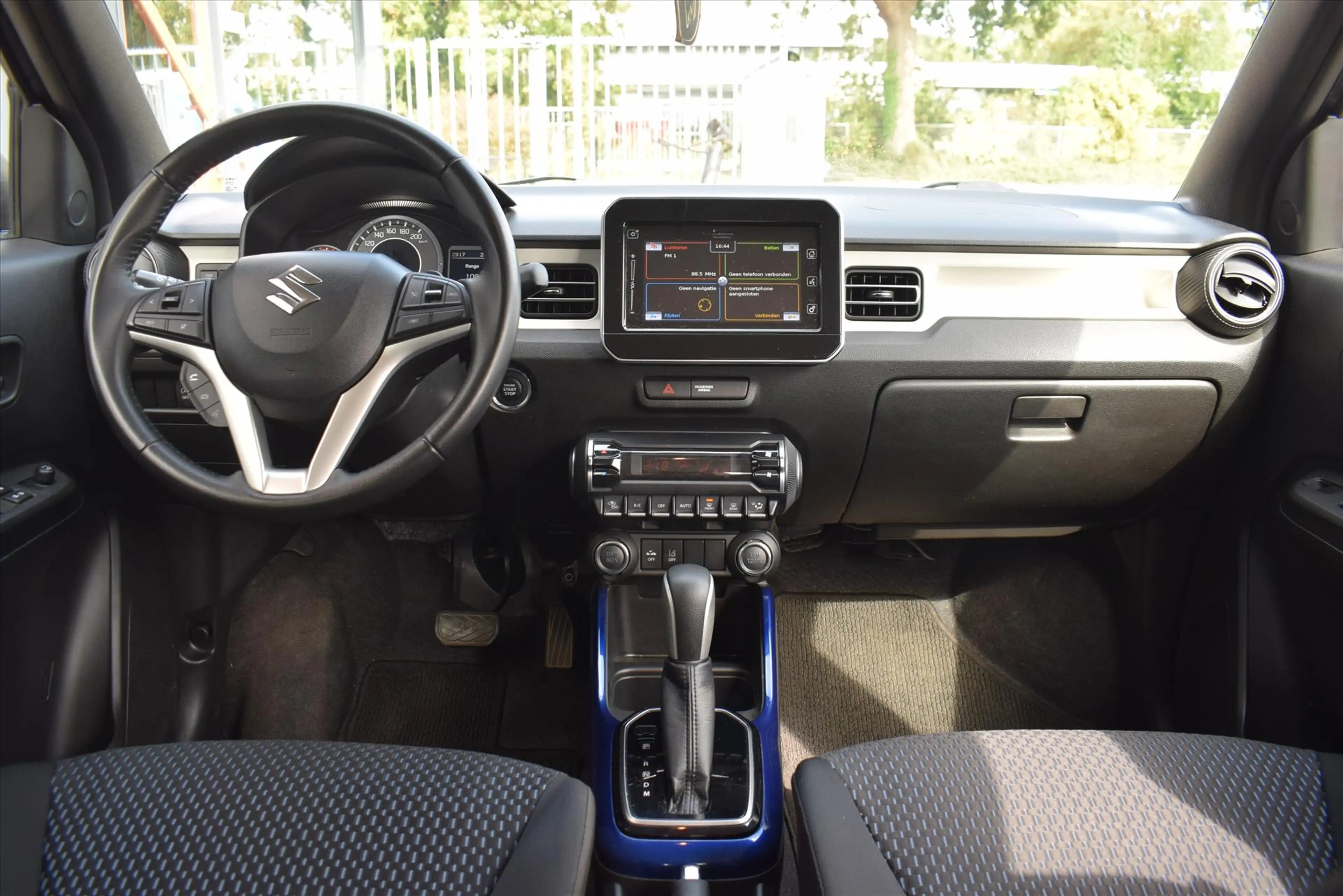 Suzuki Ignis 1.2 Smart Hybrid 83pk CVT Style — photo 9