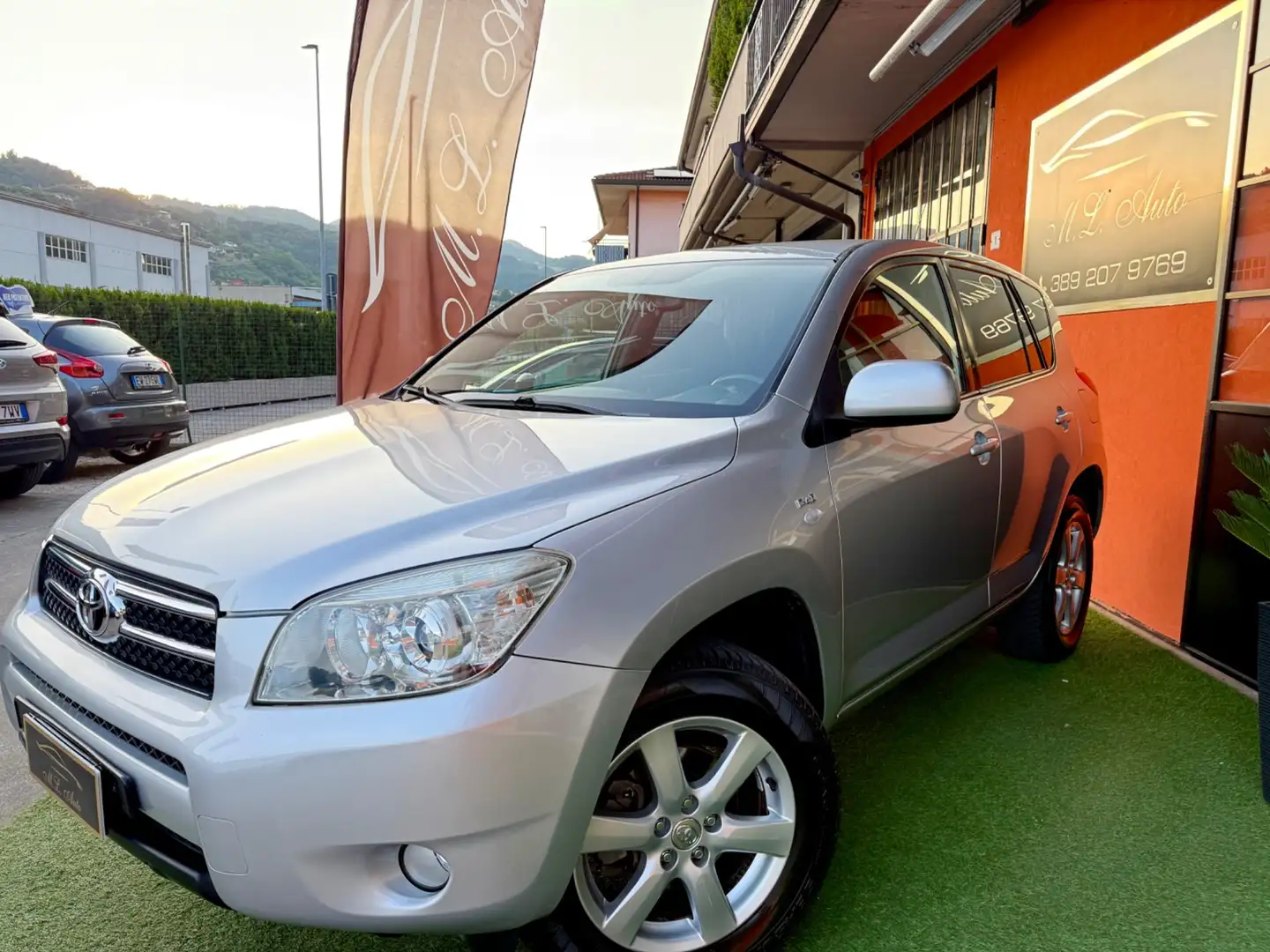 Toyota RAV 4 RAV4 2.2 D-4D 136 CV Luxury Plateado - 1