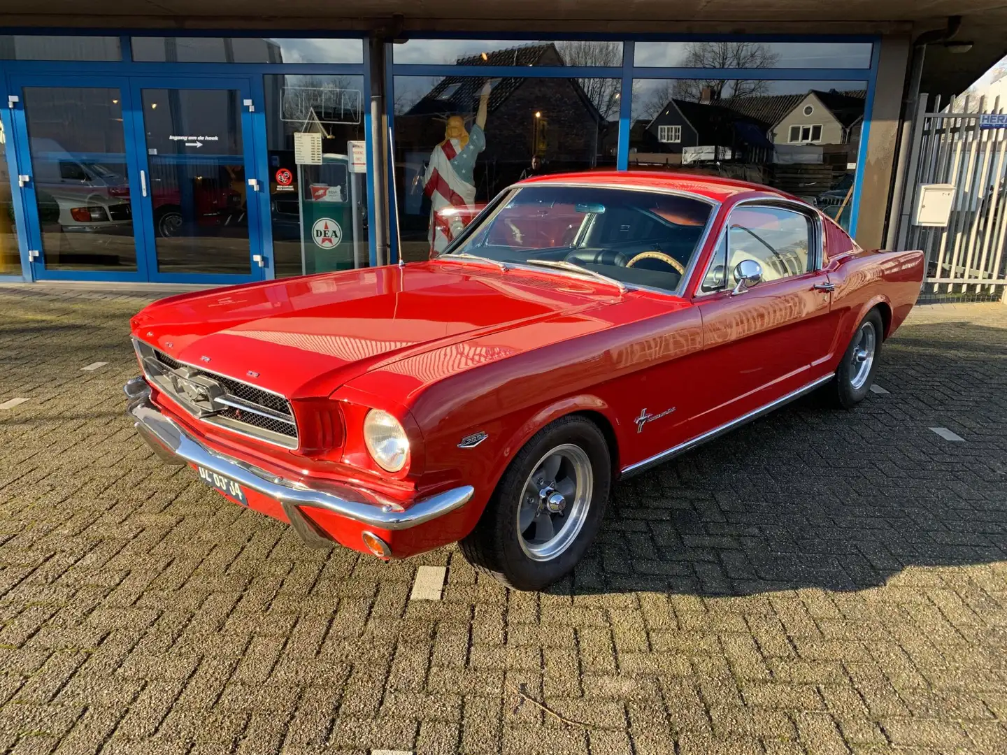 Ford Mustang Fastback Rood - 2