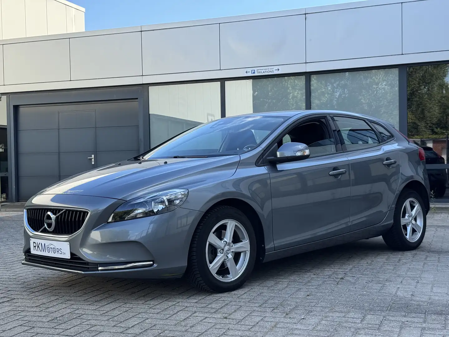 Volvo V40 V40 2.0 D2 Momentum Gris - 1