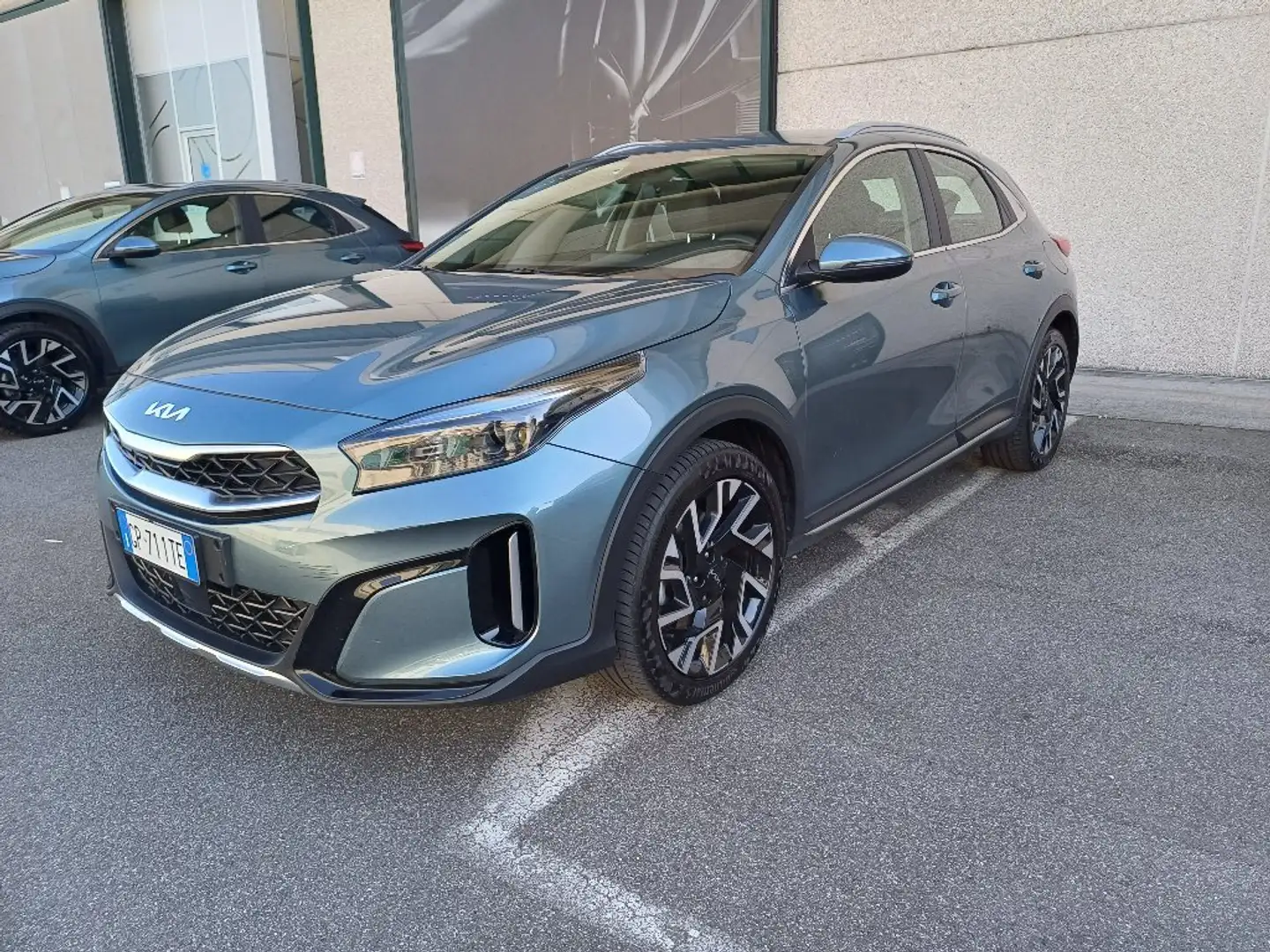 Kia XCeed 1.6 CRDi 136 CV MHEV DCT Business Gris - 2