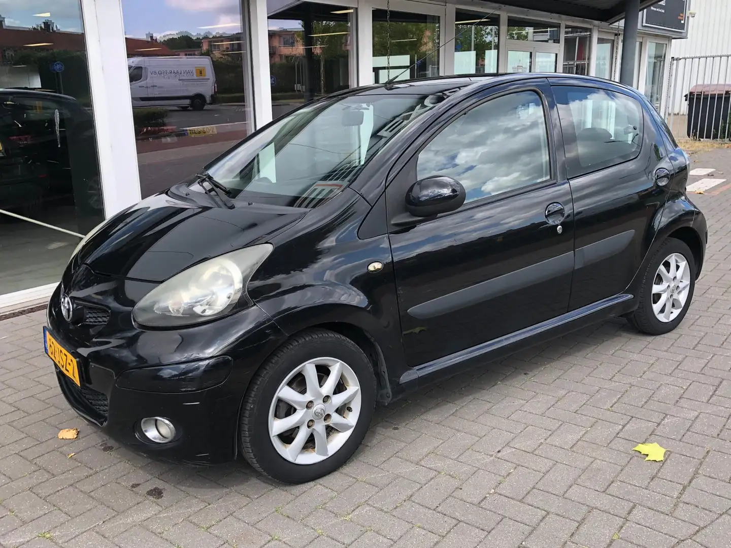 Toyota Aygo 1.0-12V Comfort - 5 Deurs - Airco Noir - 2