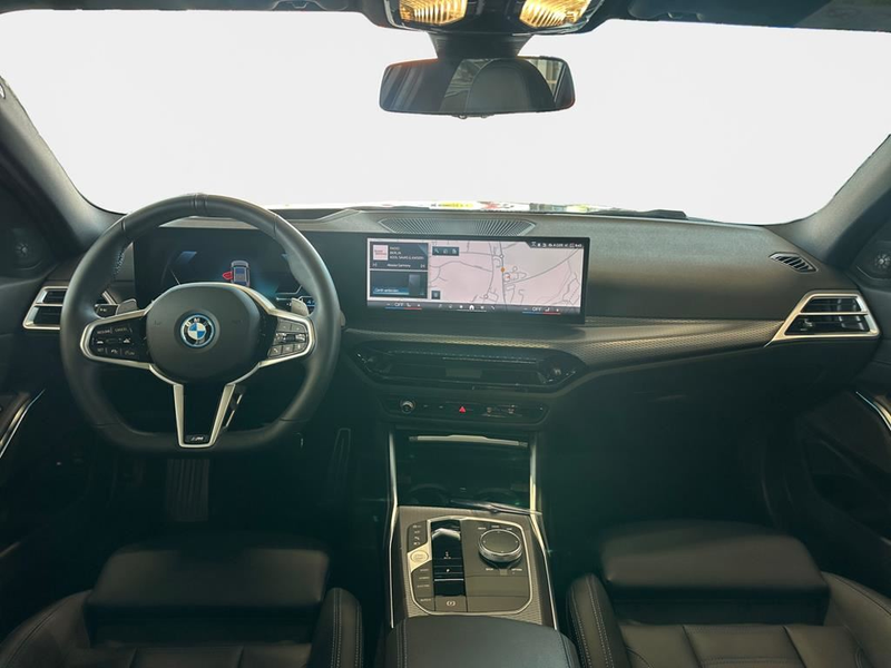 BMW 330 M Sport — photo 12