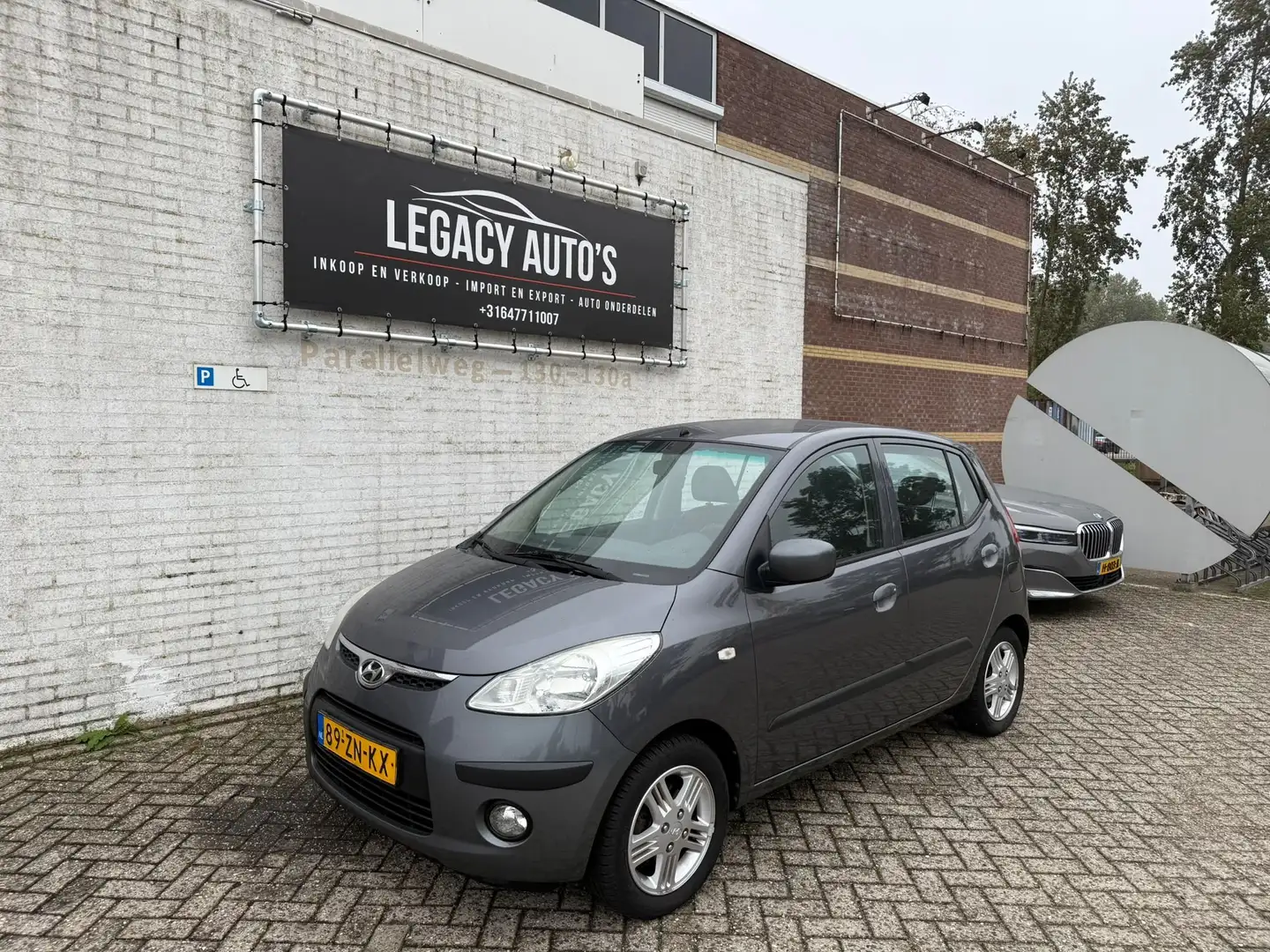 Hyundai i10 1.1 i-Catcher Grijs - 1