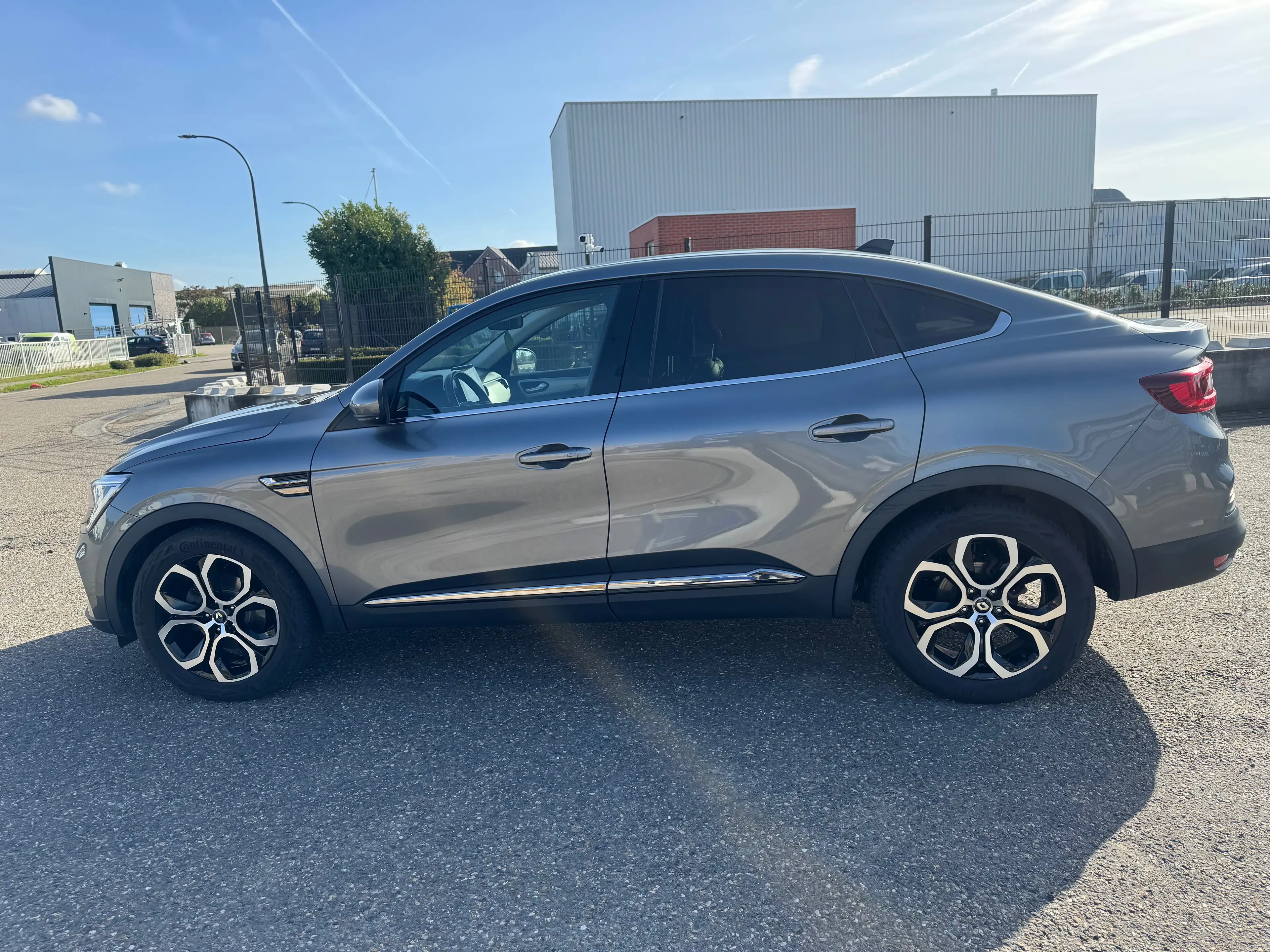 Renault Arkana Arkana E-TECH 1.6i Corporate Edition — photo 8