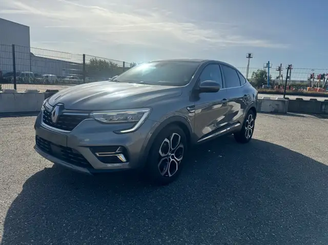 Renault Arkana Arkana E-TECH 1.6i Corporate Edition