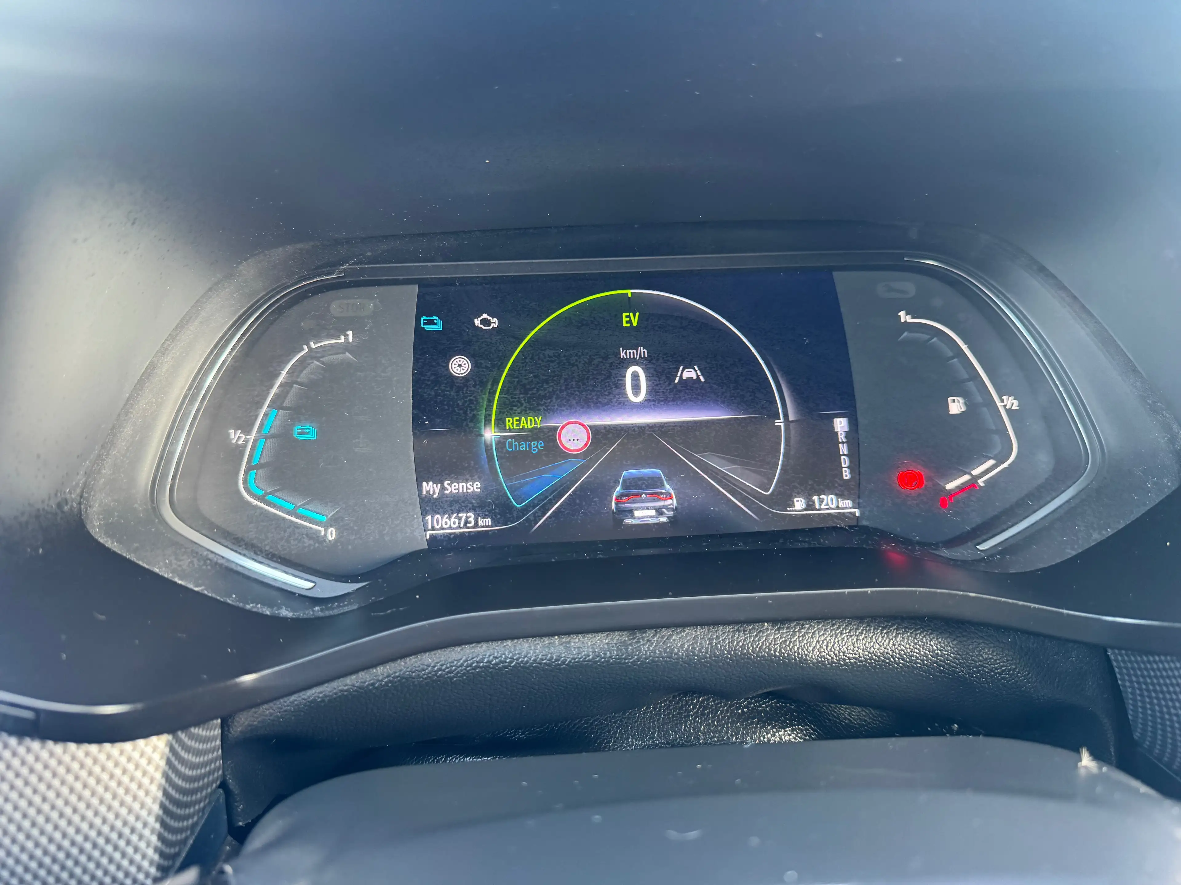 Renault Arkana Arkana E-TECH 1.6i Corporate Edition — photo 15