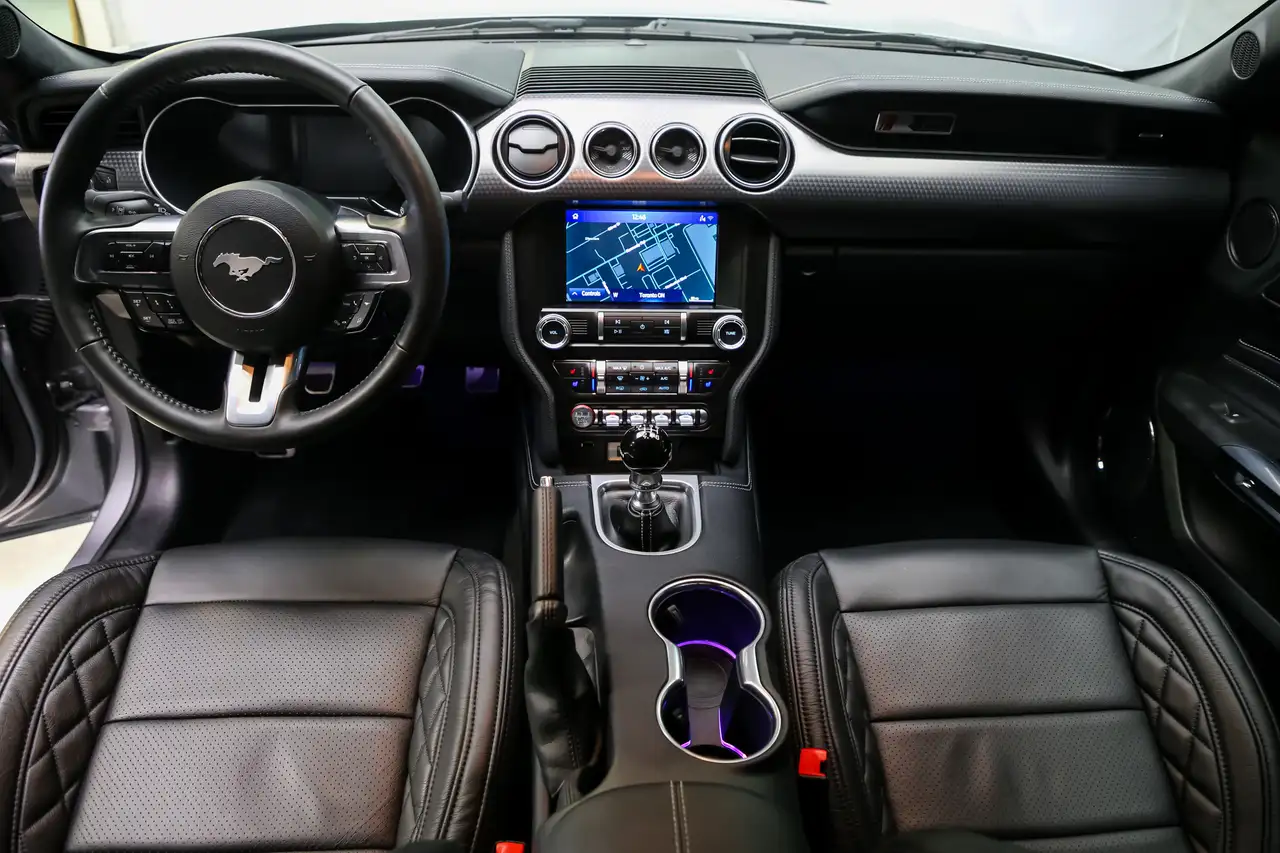 Ford Mustang photo Ford Mustang