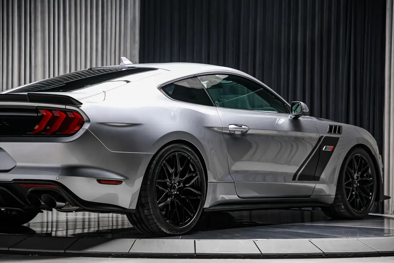 Ford Mustang photo Ford Mustang
