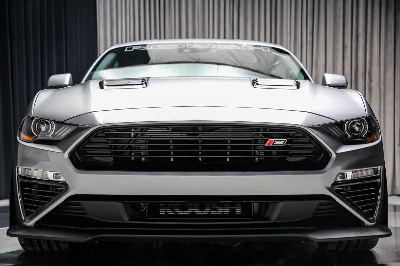 Ford Mustang photo Ford Mustang