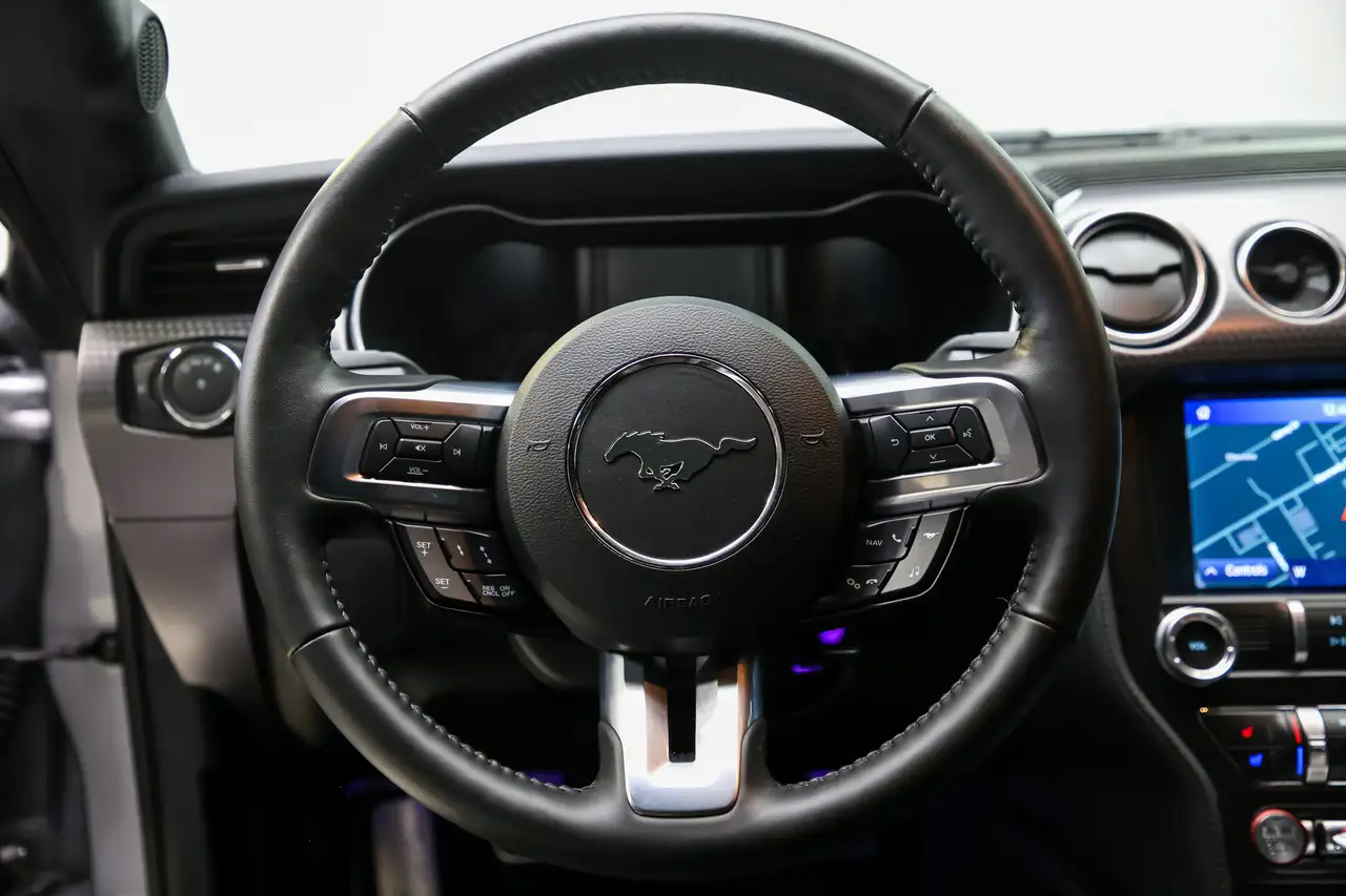 Ford Mustang photo Ford Mustang