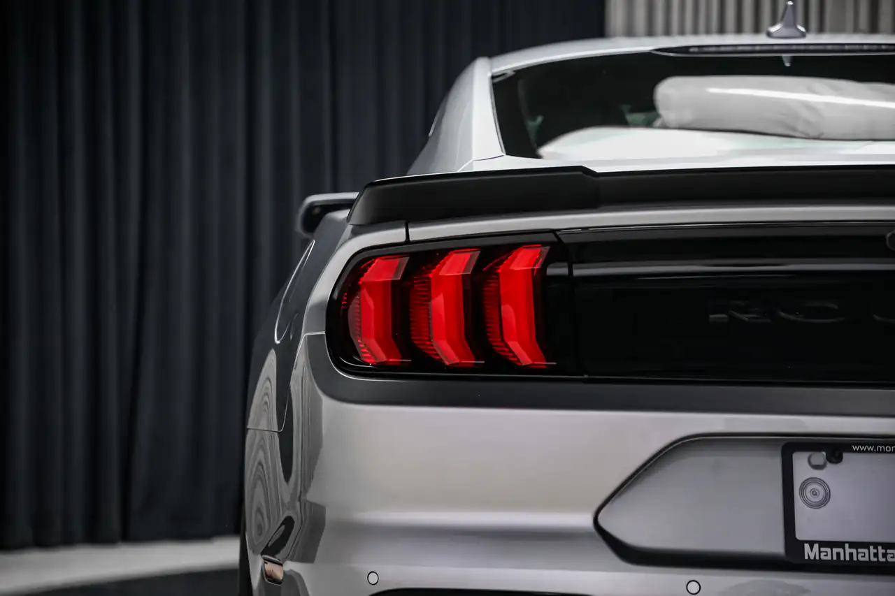 Ford Mustang photo Ford Mustang