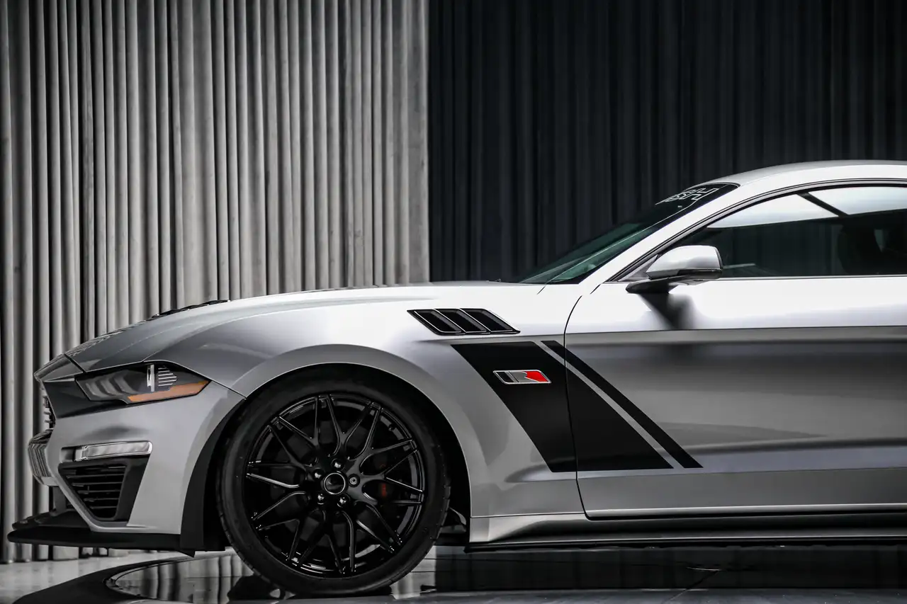 Ford Mustang photo Ford Mustang