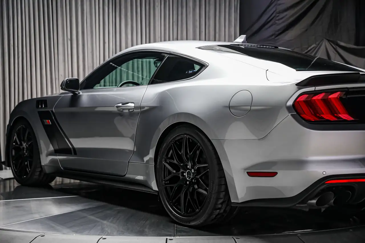 Ford Mustang photo Ford Mustang