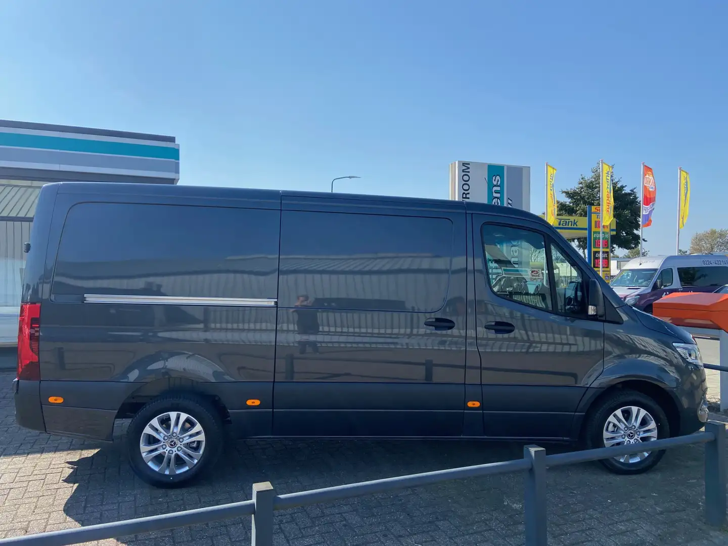 Mercedes-Benz Sprinter 319 CDI L2H1 Facelift | DIStronic | 3500KG Trekhaa Grijs - 2